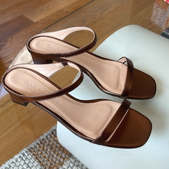 Club Monaco Women's Brown Sandals - Picture 4 of 9
